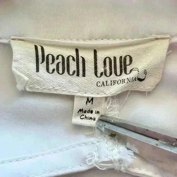 Peach Love Hi Low White Womens Button Up Blouse Size Medium - Picture 5 of 6